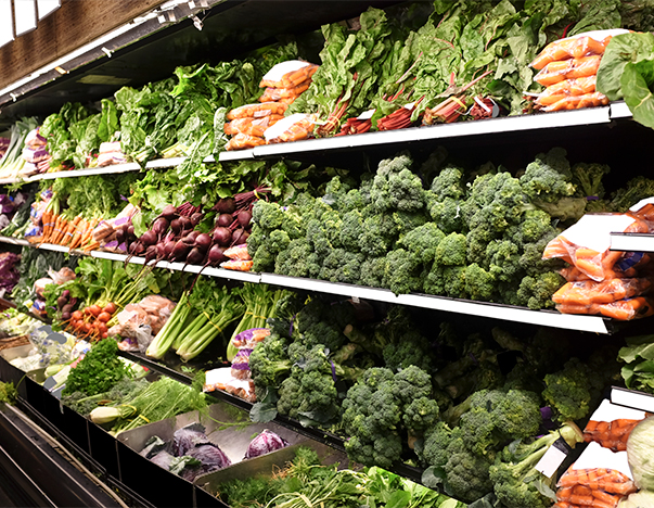 grocery-store-vegetables-shelf